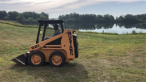 mustang 921 skid steer specs|mustang skid steer loader.